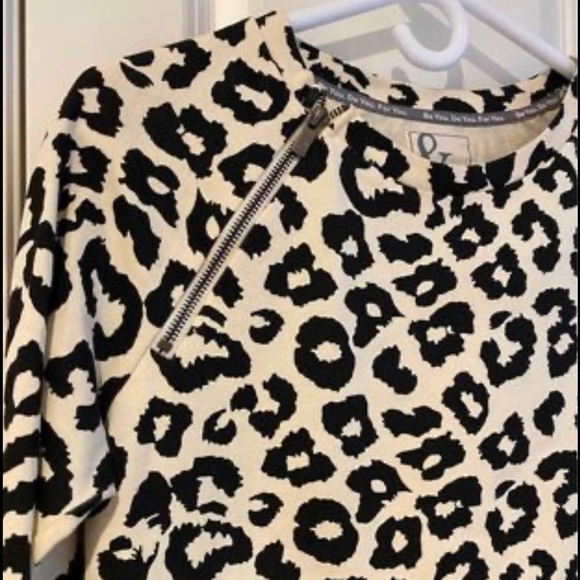 Ampersand & Ave sweater - Picture 2 of 4